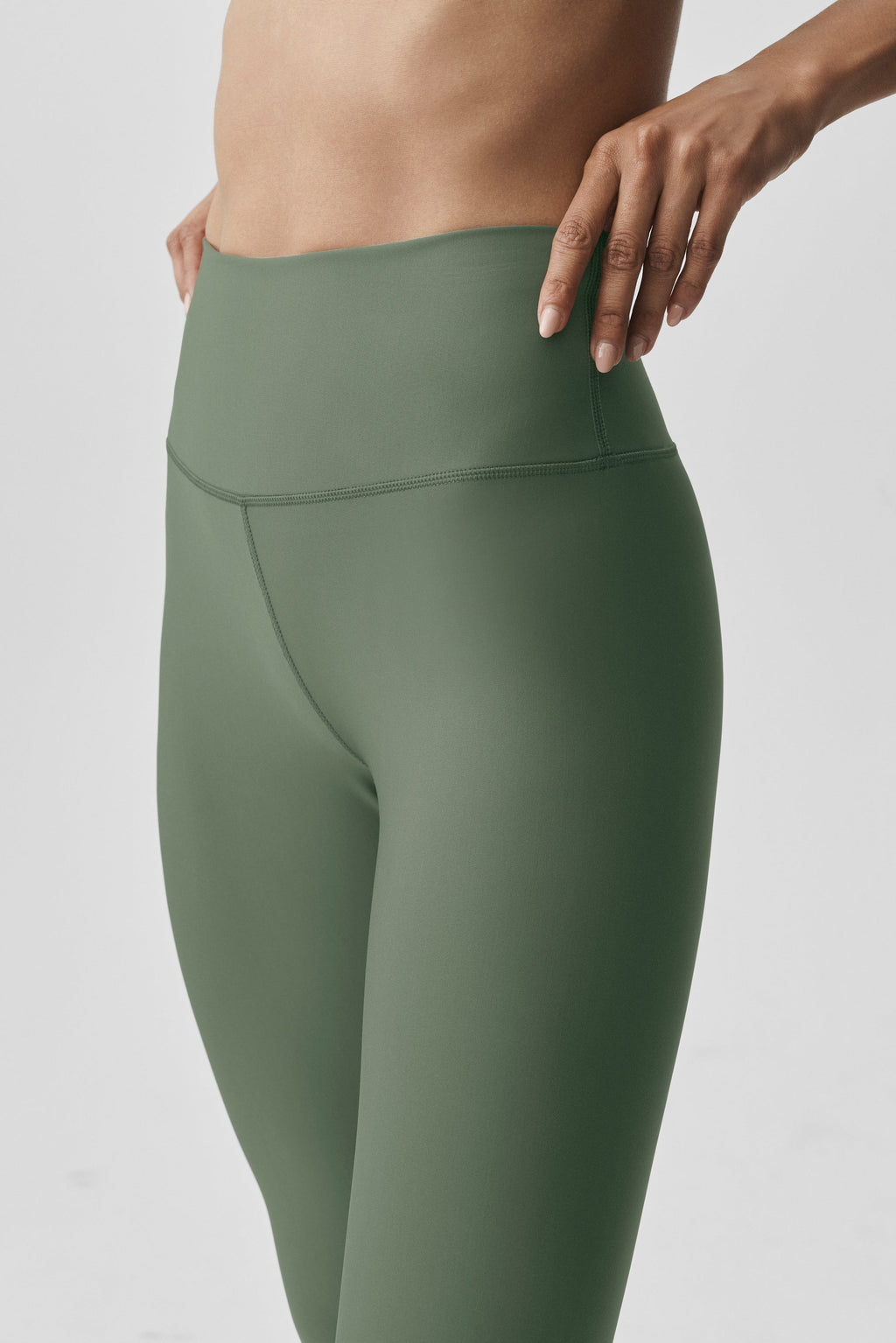 7/8 High-Waist Airlift Legging - Bamboo Green