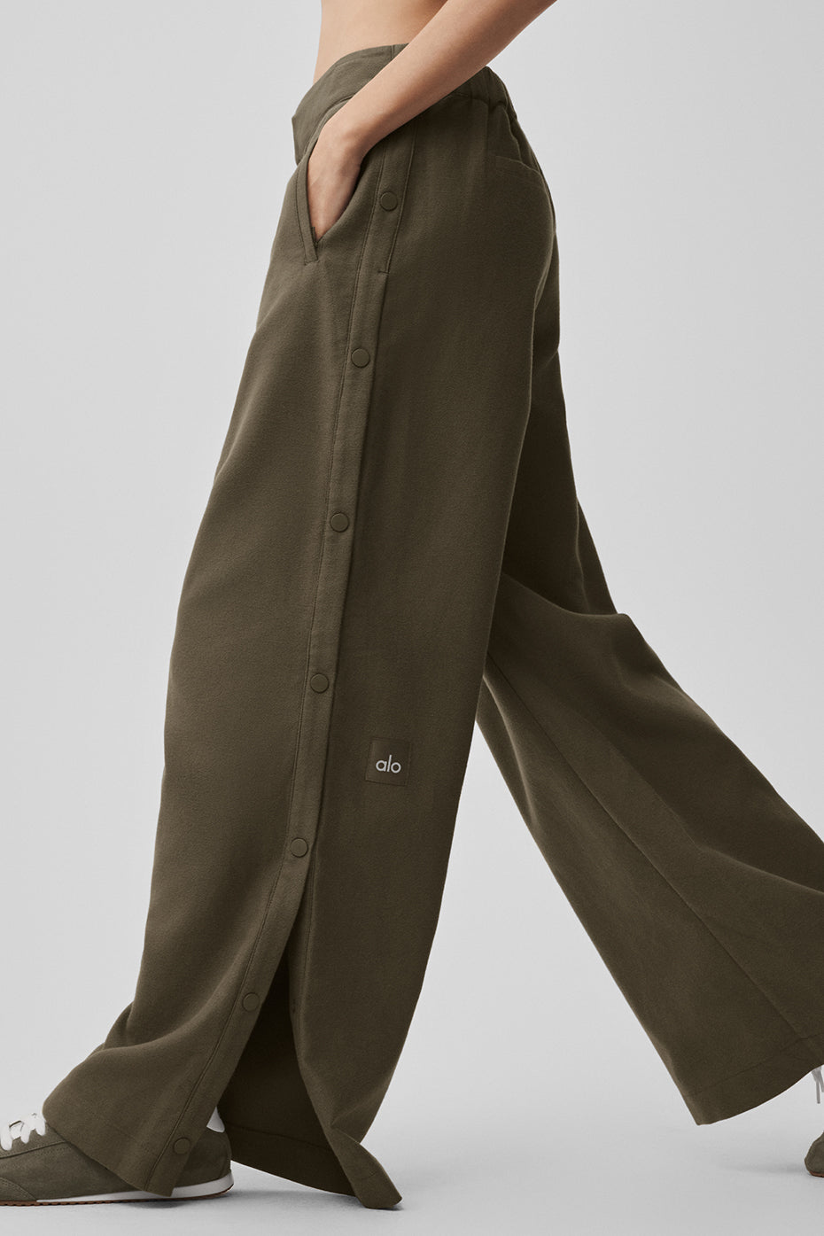 Mid-Rise Cosmopolitan Snap Pant - Olive Tree