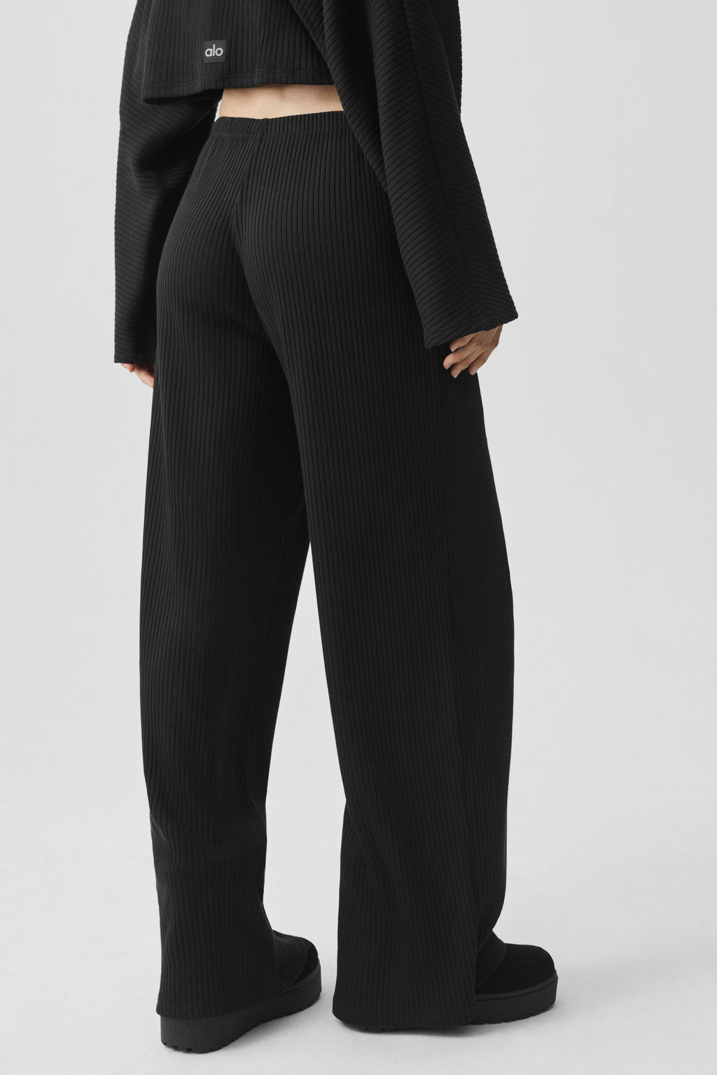 Ribbed Mid-Rise Reset Pant - Black