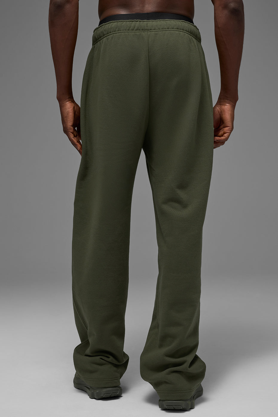 Accolade Straight Leg Sweatpant - Green Olive