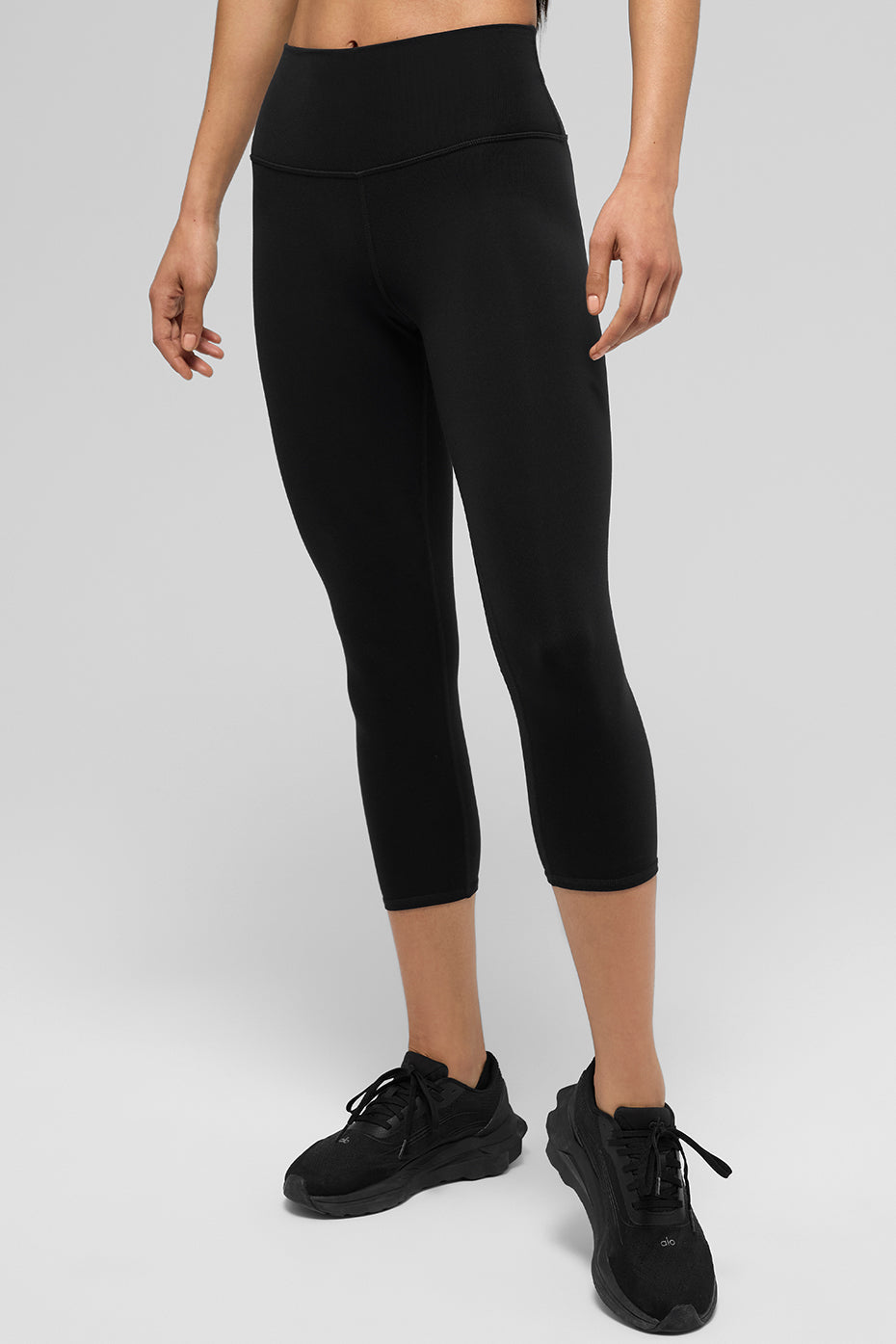 High-Waist Airbrush Capri - Black